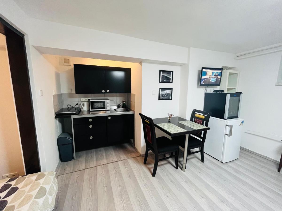Apartmanek Patricie Room With Kitchenette Suitable For 2 Adults And 2 Children 미쿨로프 외부 사진